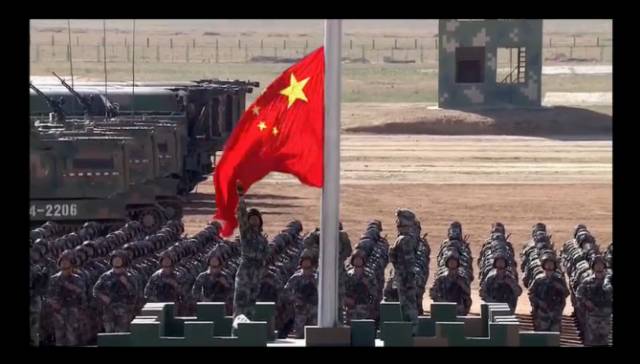 日本網(wǎng)友第一次看中國大閱兵 滿滿的彈幕(圖)