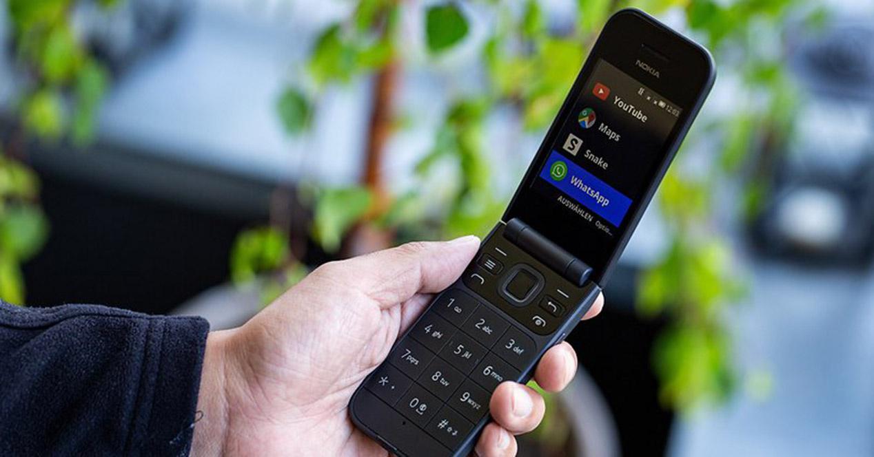 諾基亞"復(fù)活"了一款翻蓋手機(jī)開賣：支持4G，可待機(jī)27天